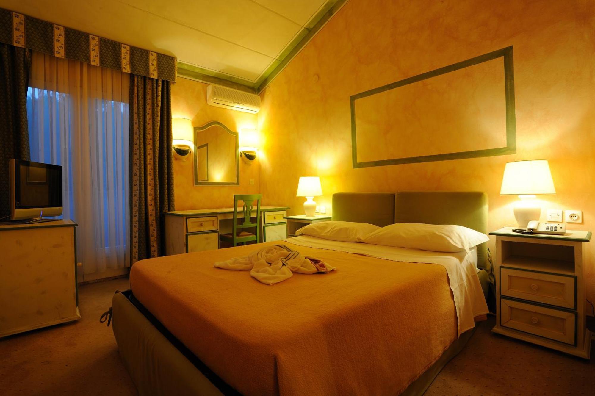 Hotel Solitudo Uble Luaran gambar