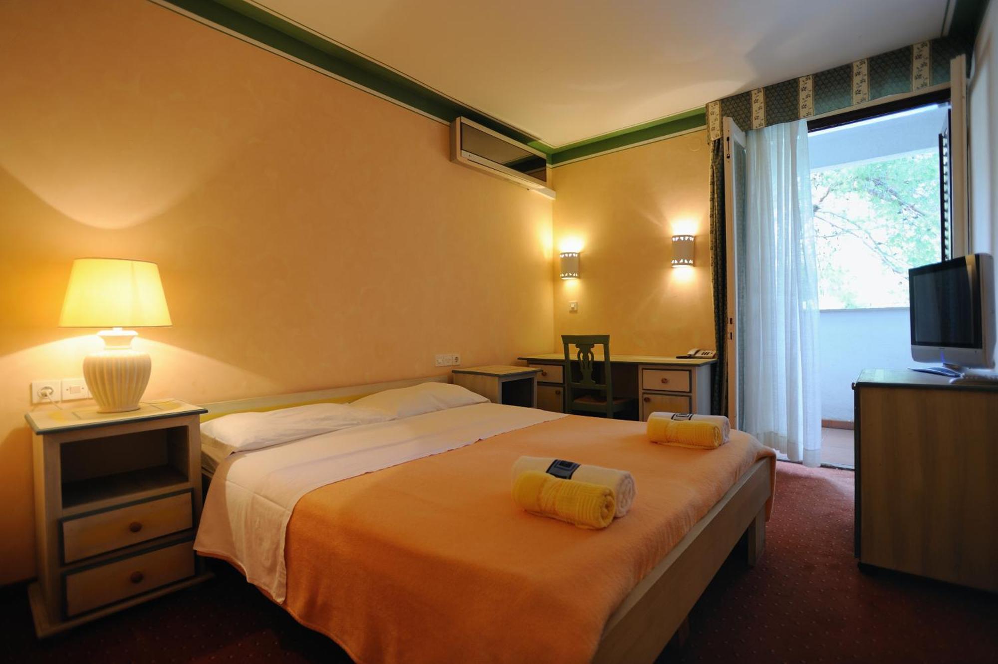 Hotel Solitudo Uble Luaran gambar
