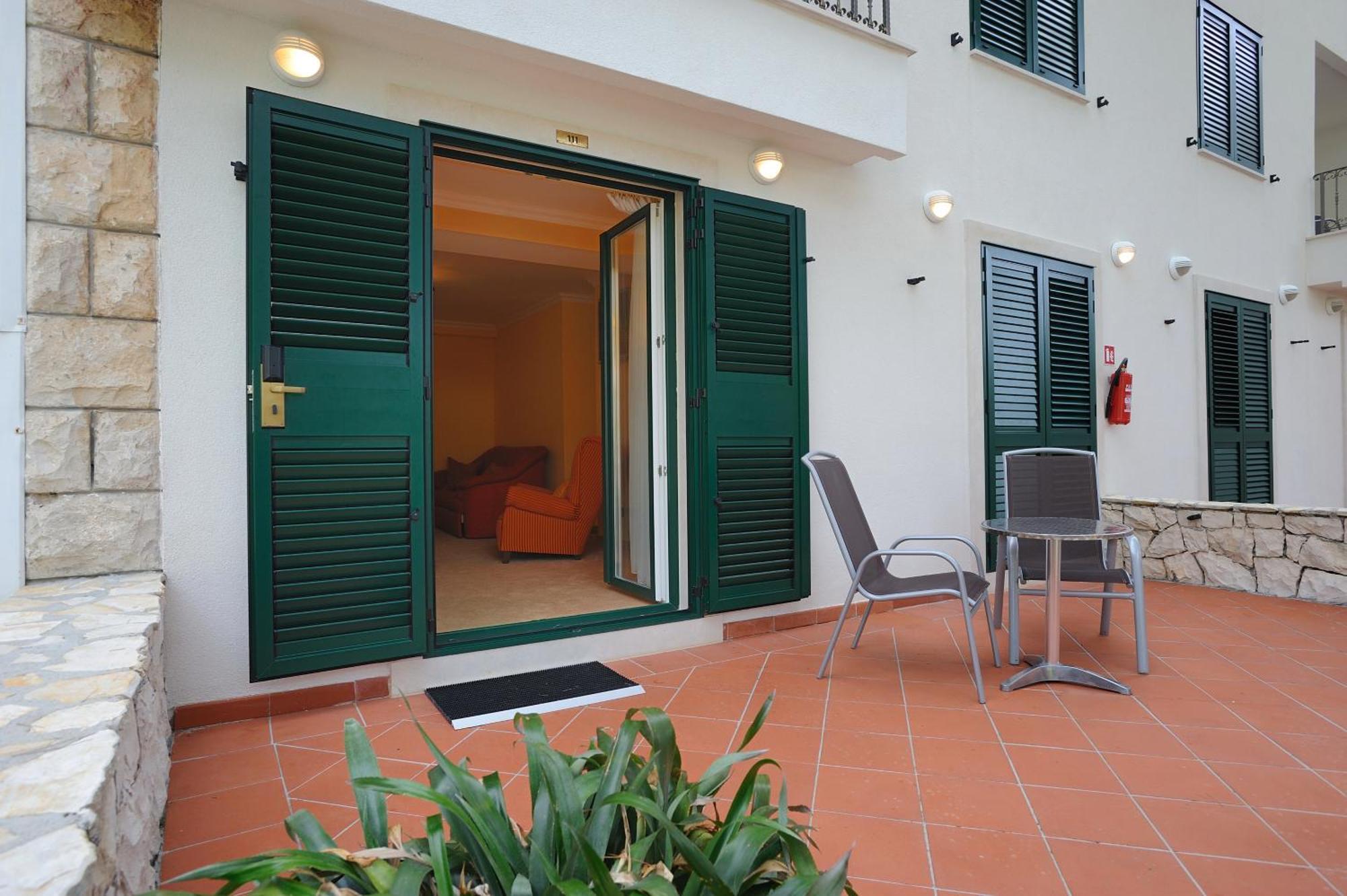 Hotel Solitudo Uble Luaran gambar