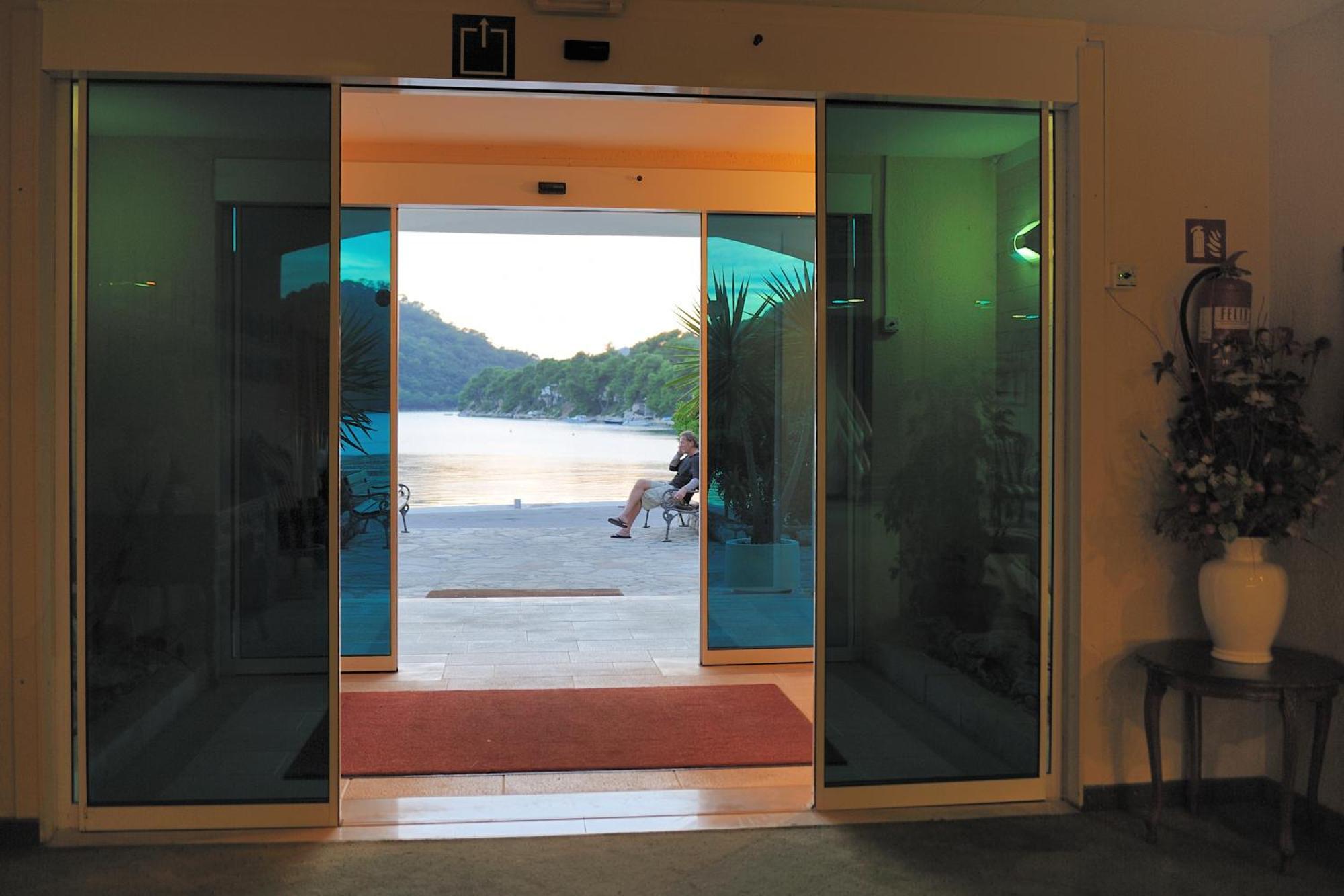 Hotel Solitudo Uble Luaran gambar